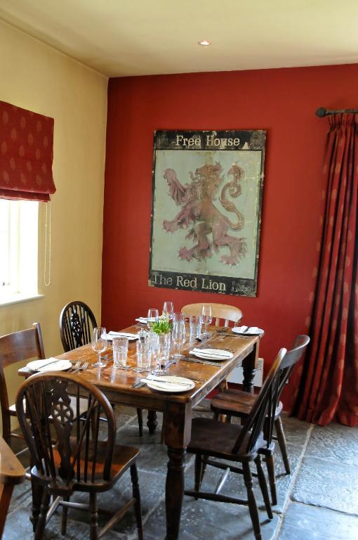 The Red Lion Inn Babcary Екстериор снимка