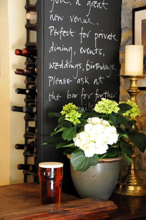 The Red Lion Inn Babcary Екстериор снимка