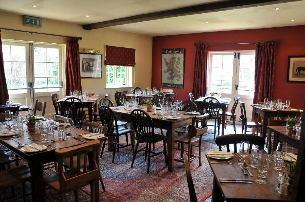 The Red Lion Inn Babcary Екстериор снимка